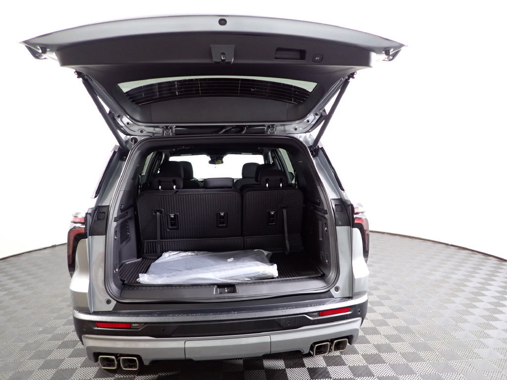 New 2027 Chevrolet Traverse LT w/ LPO, Floor Liner Package AWD/4WD image 15