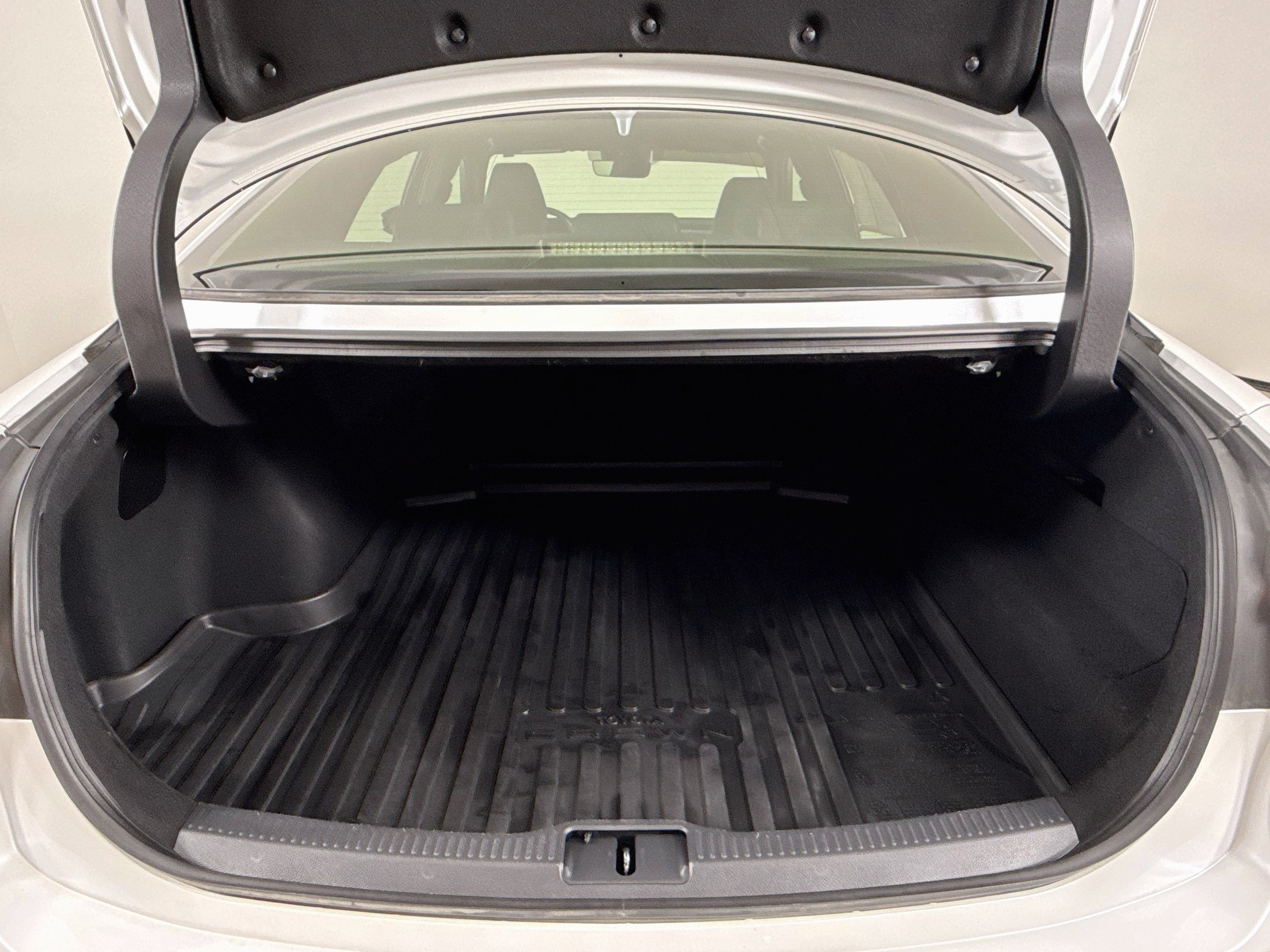 Certified 2023 Toyota Crown AWD/4WD image 27