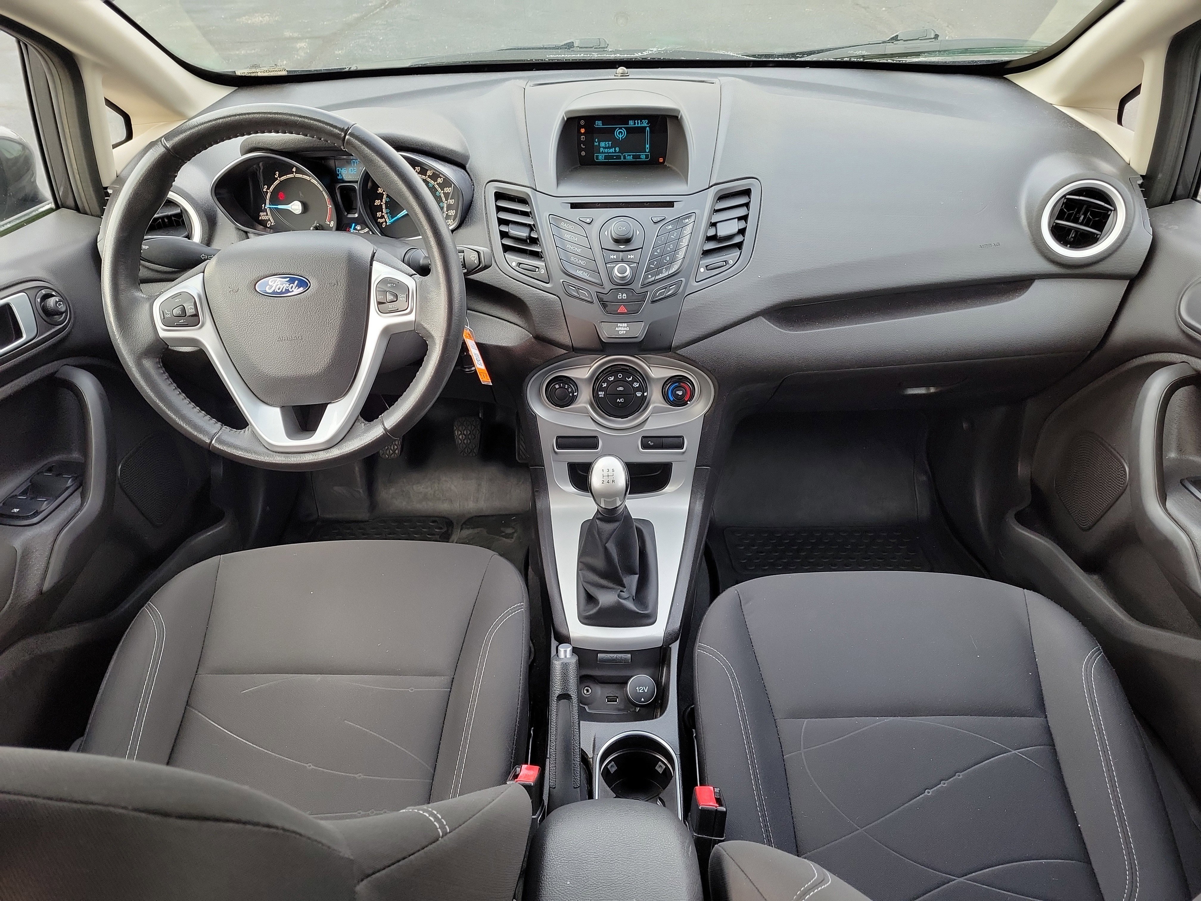 Used 2015 Ford Fiesta SE image 13