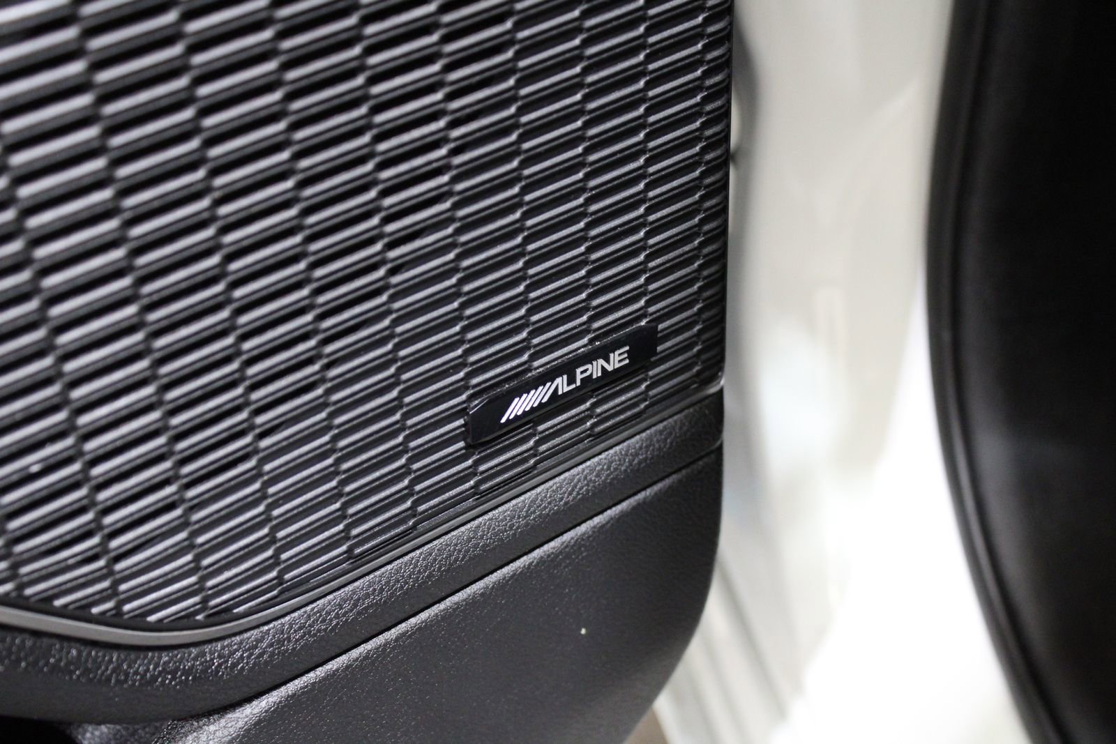 Used 2023 Jeep Grand Cherokee L Summit w/ High Altitude Package image 21