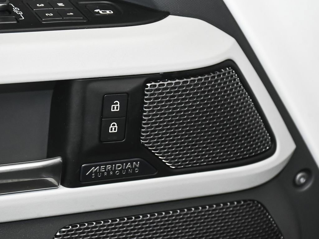 Used 2022 Land Rover Defender 90 X-Dynamic HSE image 11