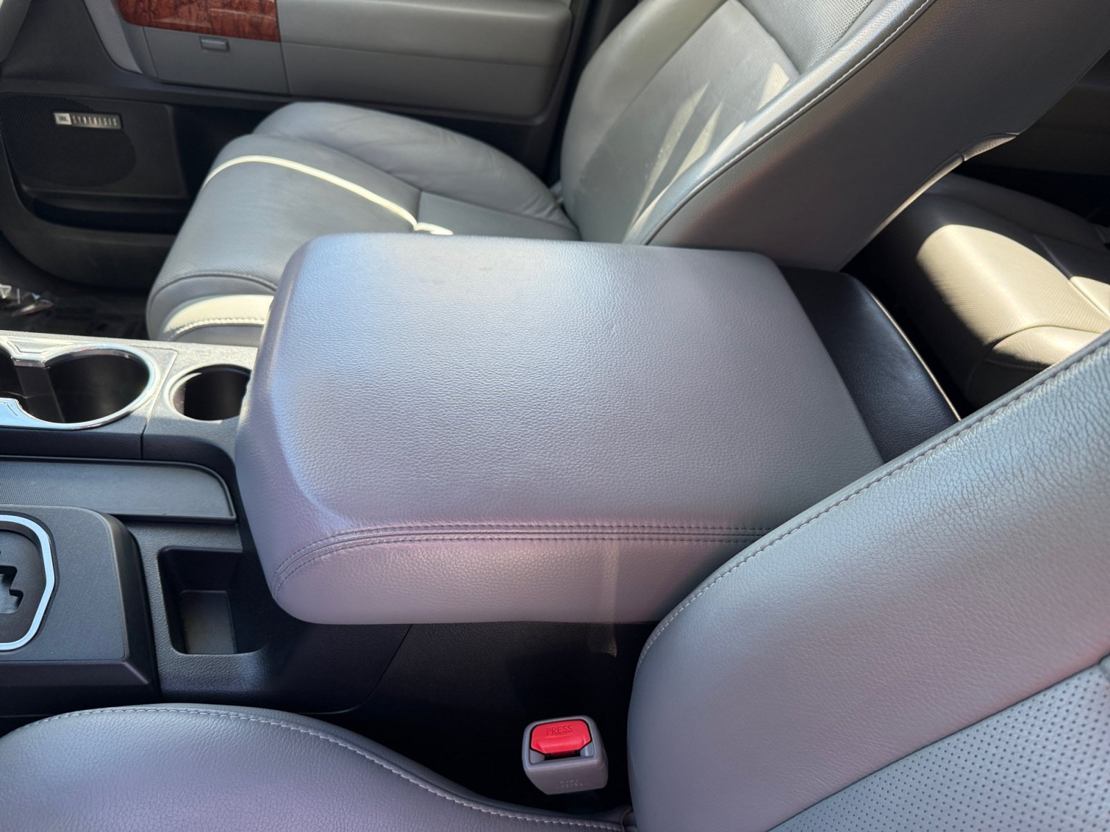 Used 2018 Toyota Sequoia Platinum AWD/4WD image 14