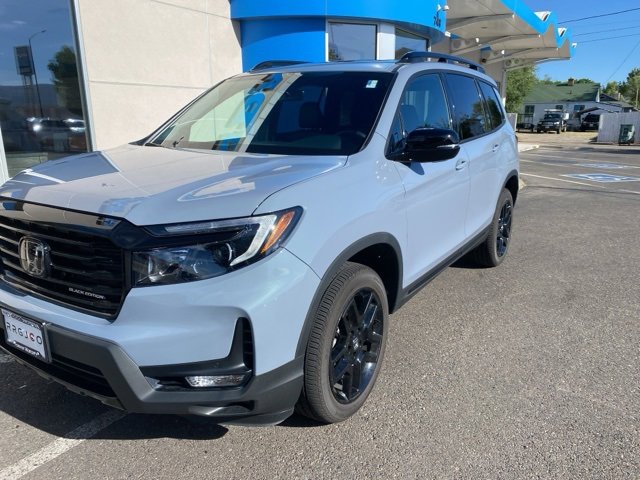 Used 2025 Honda Passport Black Edition image 2