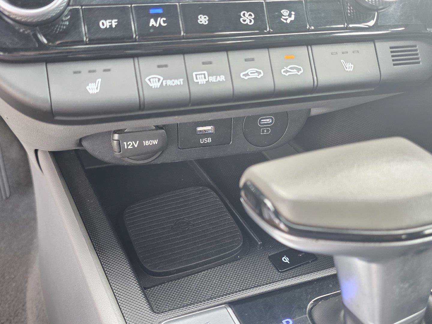 Used 2025 Hyundai Elantra SEL FWD image 18