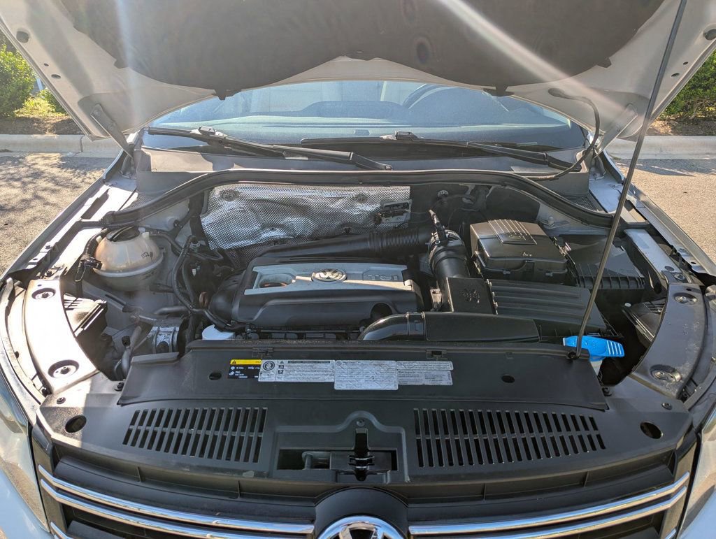Used 2013 Volkswagen Tiguan SEL image 24
