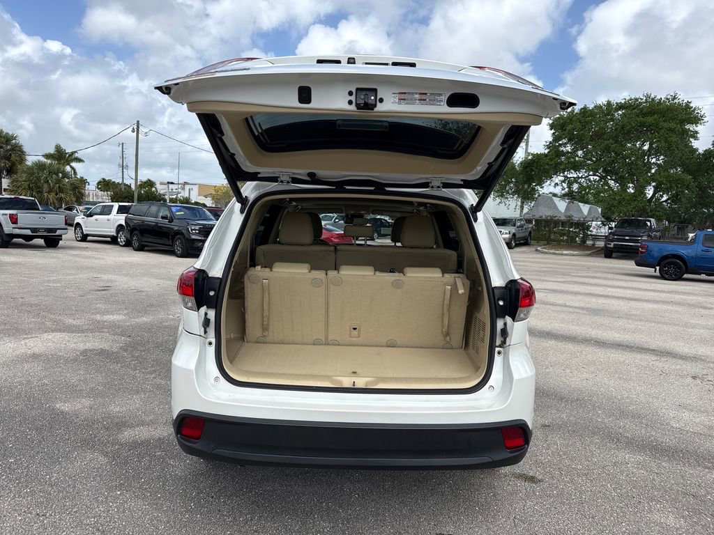 Used 2019 Toyota Highlander XLE image 30