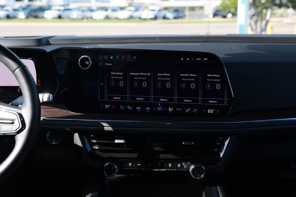 Used 2025 Chevrolet Suburban Premier image 24