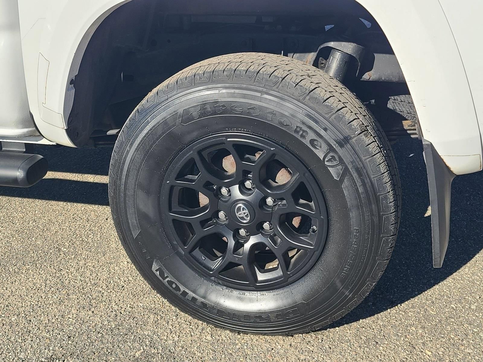 Used 2020 Toyota Tacoma SR5 AWD/4WD image 32