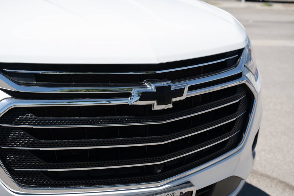 Used 2020 Chevrolet Traverse Premier w/ LPO, Cargo Package FWD image 10