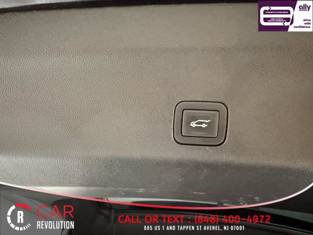 Used 2024 GMC Yukon XL SLT image 8