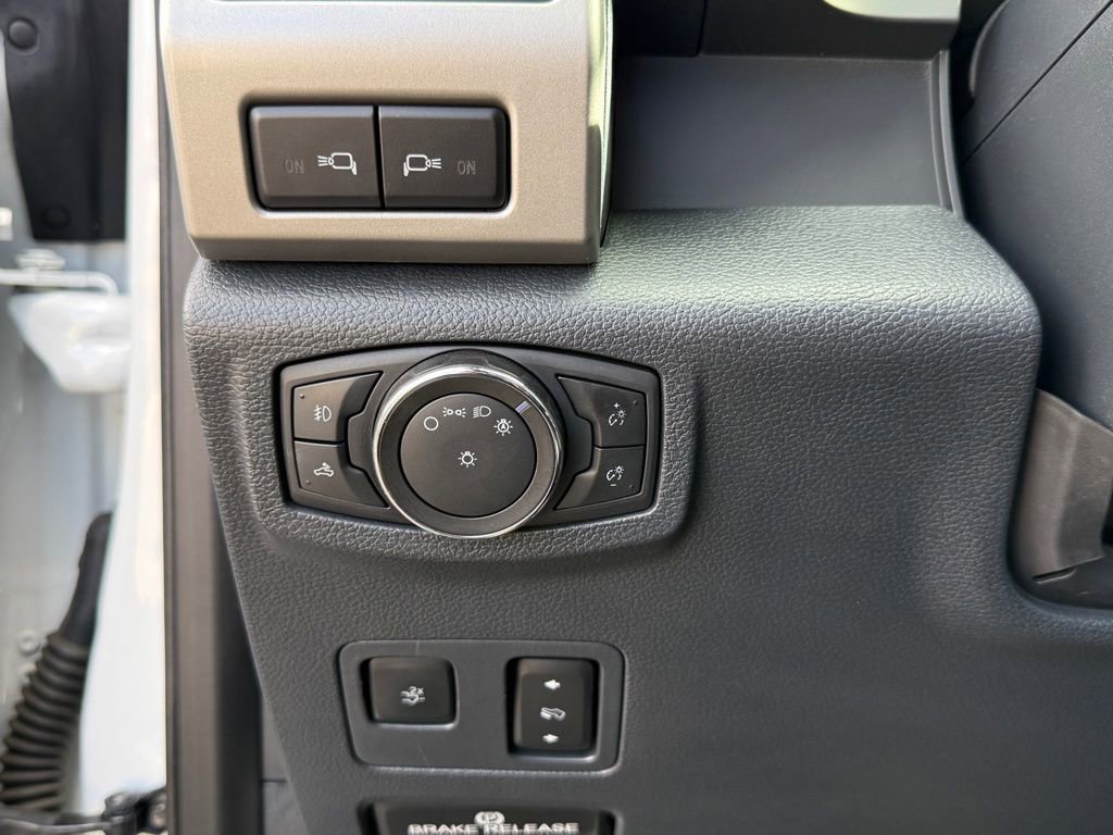 Used 2022 Ford F350 Lariat w/ Tremor Off-Road Package image 35