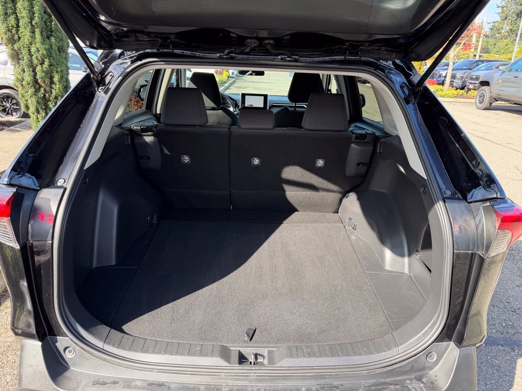 Certified 2025 Toyota RAV4 LE AWD/4WD image 10