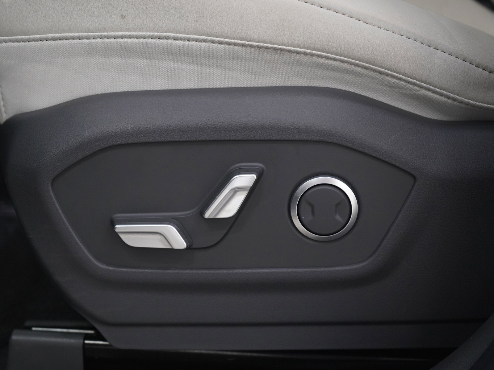 Used 2025 Hyundai Santa Fe SEL image 31