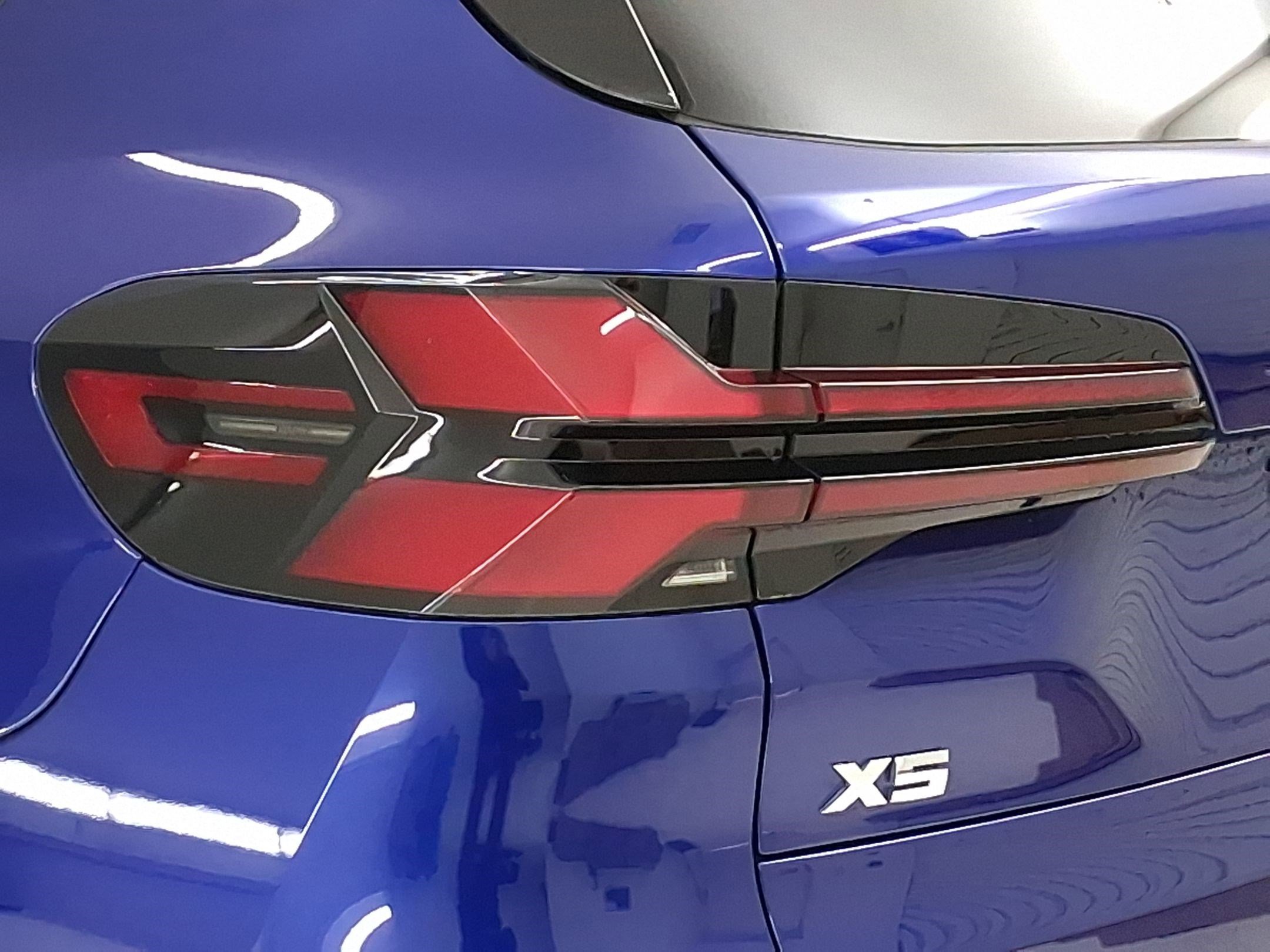 Used 2025 BMW X5 M60i image 11