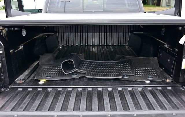 Used 2023 Toyota Tacoma SR5 w/ Black Out Package (TMS) AWD/4WD image 13