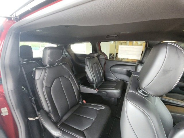 New 2026 Chrysler Pacifica Select image 15