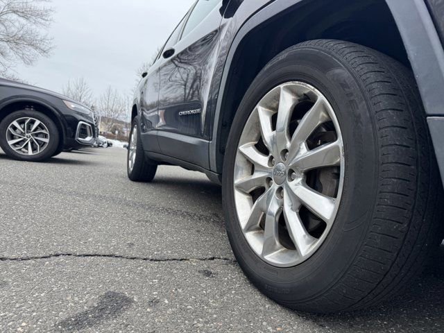 Used 2016 Jeep Cherokee Limited image 9