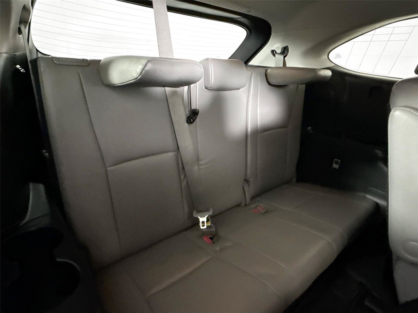 Used 2022 Toyota Highlander XLE FWD image 36