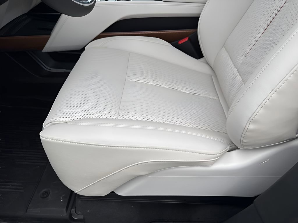 Used 2026 Cadillac Vistiq Luxury w/ LPO, Floor Liner Package image 26