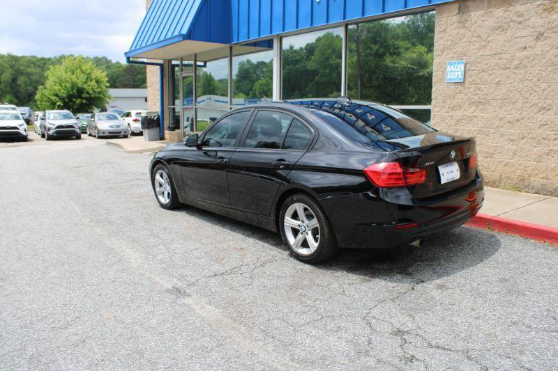 Used 2014 BMW 320i xDrive Sedan AWD/4WD image 4