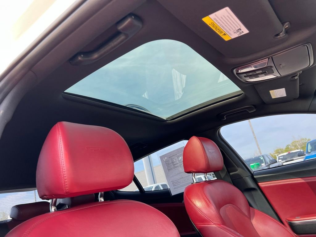 Used 2019 Kia Stinger GT1 AWD/4WD image 11