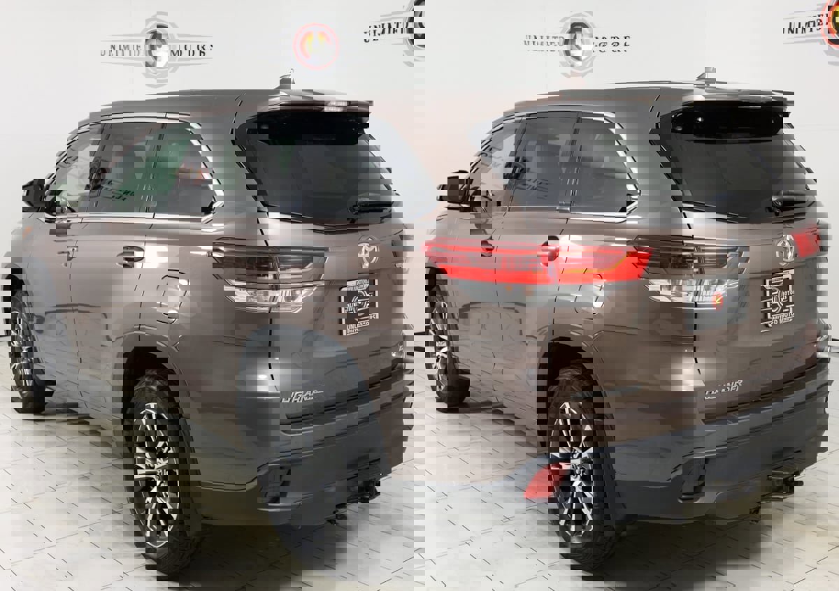 Used 2017 Toyota Highlander Plus image 4
