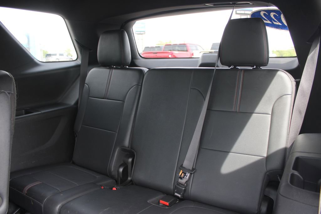 Used 2022 Chevrolet Traverse RS FWD image 25