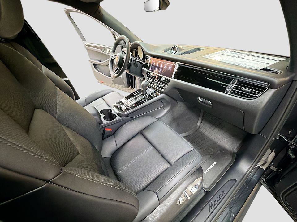 New 2026 Porsche Macan AWD/4WD image 30