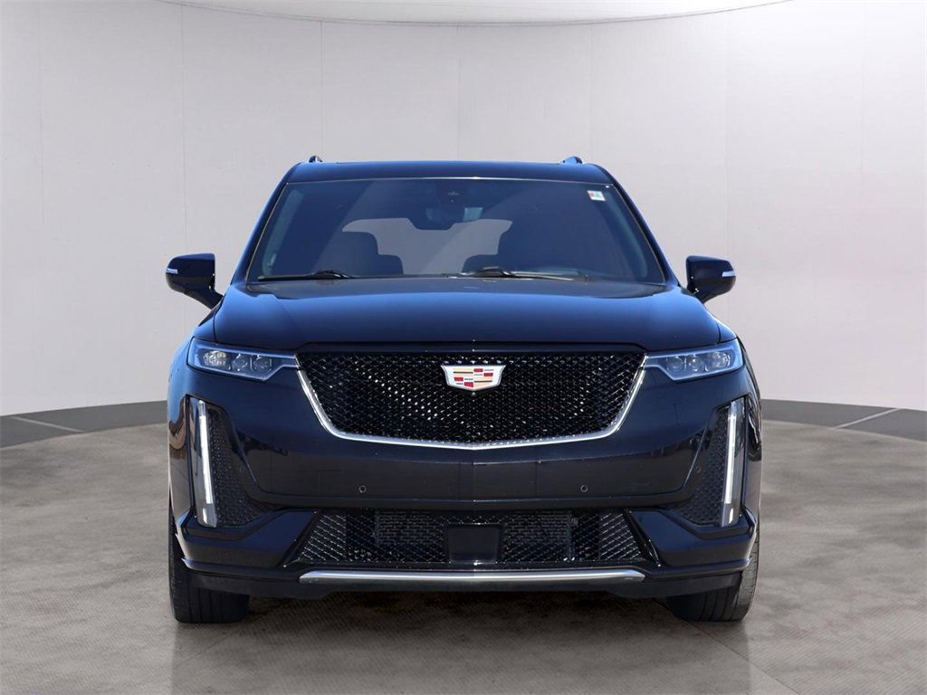 Used 2023 Cadillac XT6 Sport w/ Platinum Package image 2
