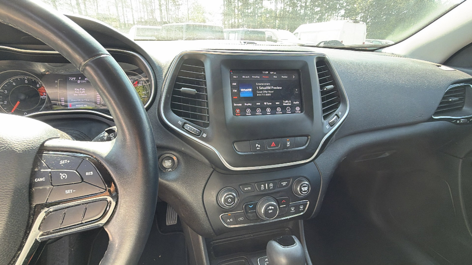 Used 2021 Jeep Cherokee Latitude Plus FWD image 31