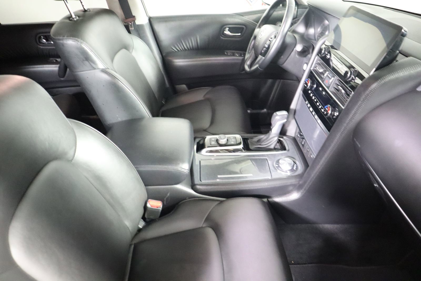 Used 2023 Nissan Armada SV image 49