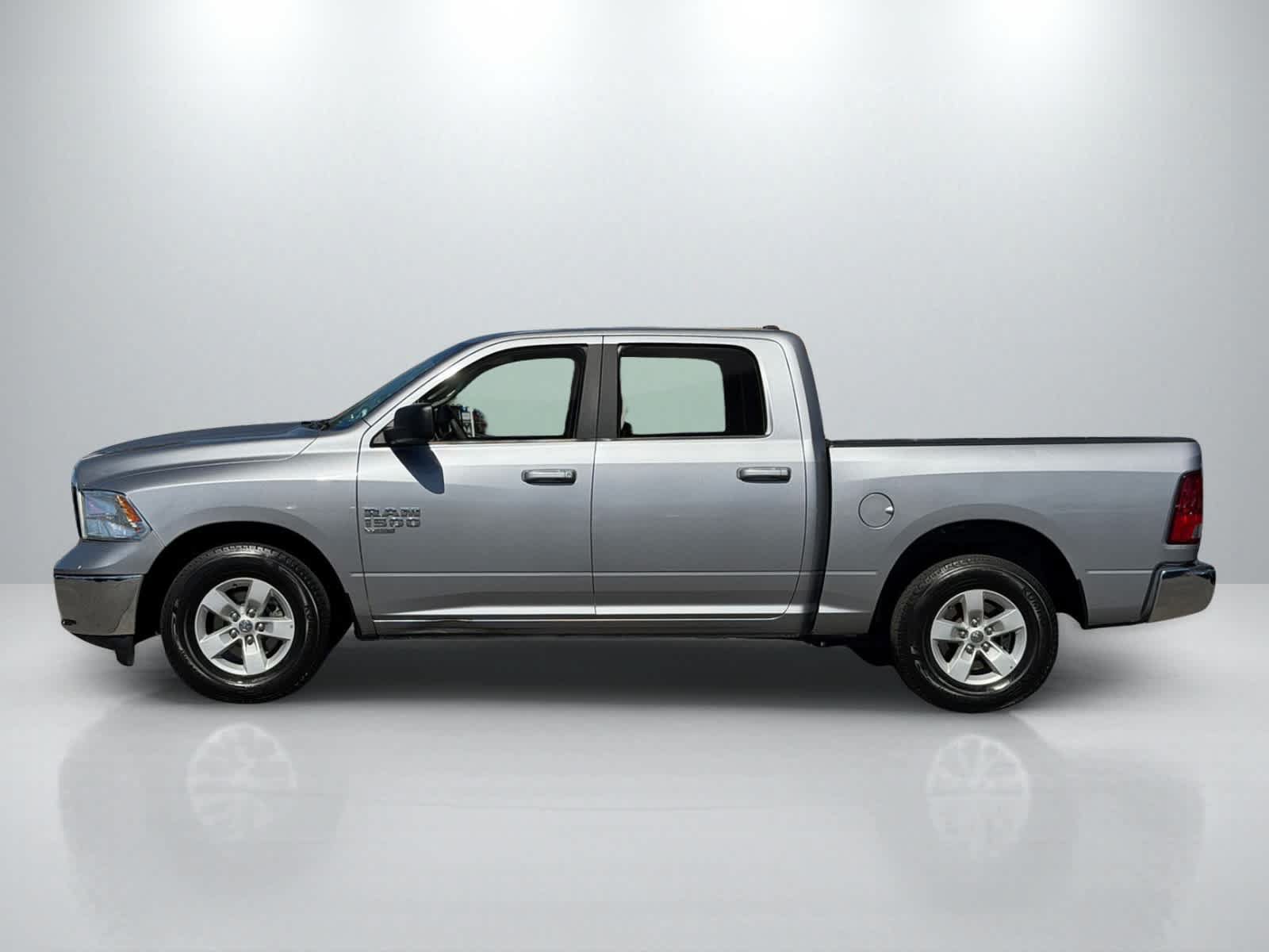 Used 2021 RAM 1500 Classic SLT RWD image 2