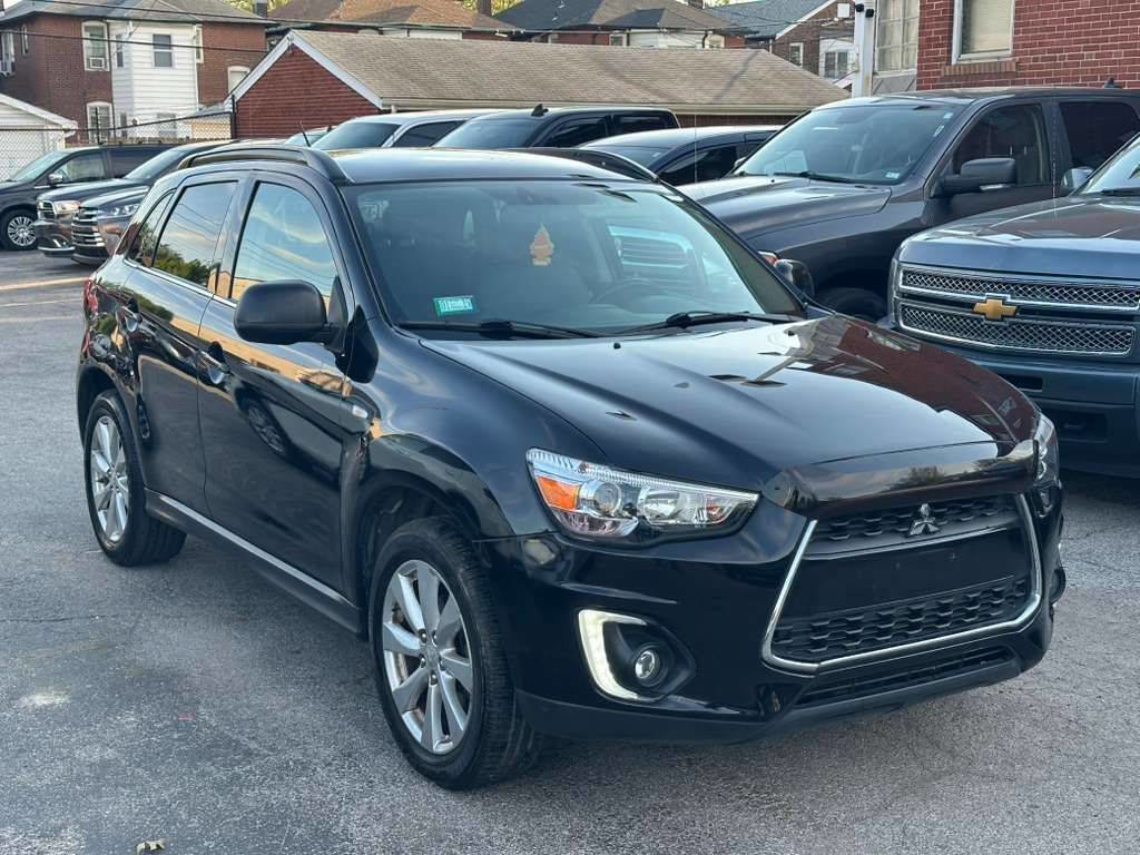 Used 2015 Mitsubishi Outlander Sport SE AWD/4WD image 1