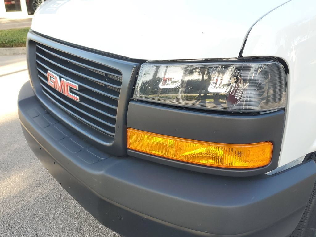 New 2026 GMC Savana 3500 w/ Power Convenience Package RWD image 10
