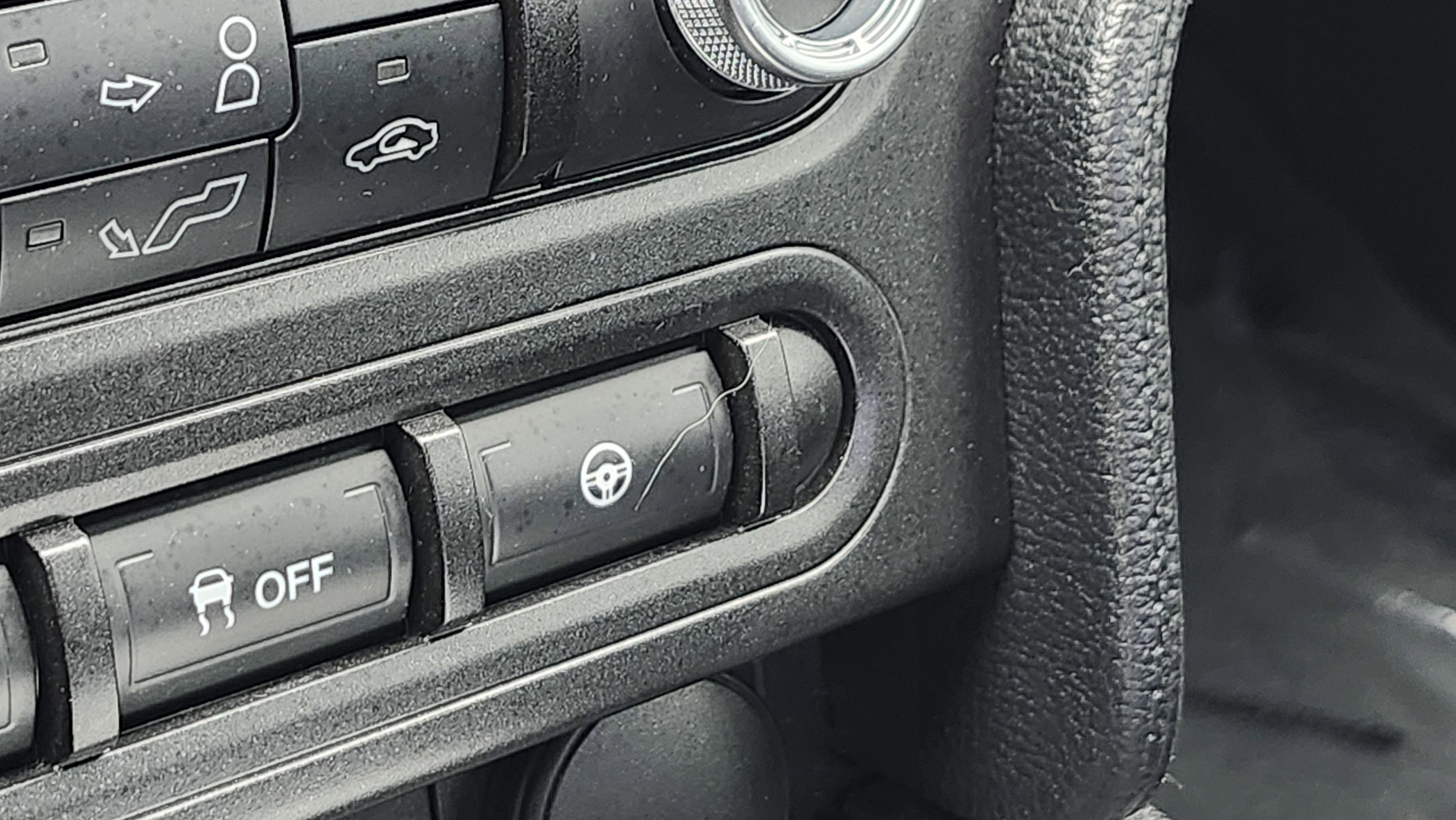 Used 2017 Ford Mustang Coupe w/ Ecoboost Performance Package image 26