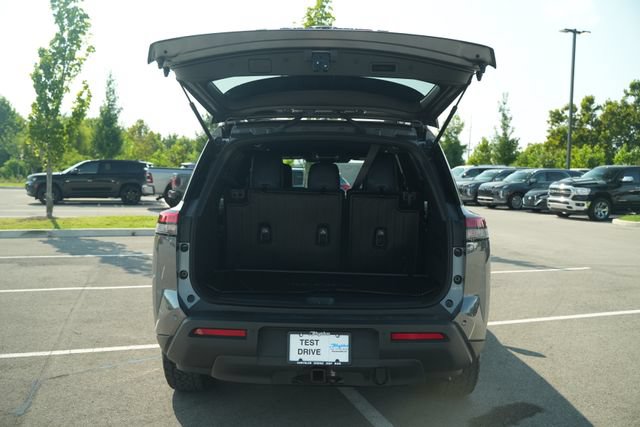 Used 2023 Nissan Pathfinder Rock Creek AWD/4WD image 17
