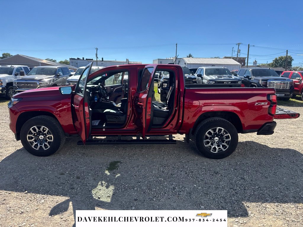 Used 2025 Chevrolet Colorado Z71 w/ Technology Package AWD/4WD image 58