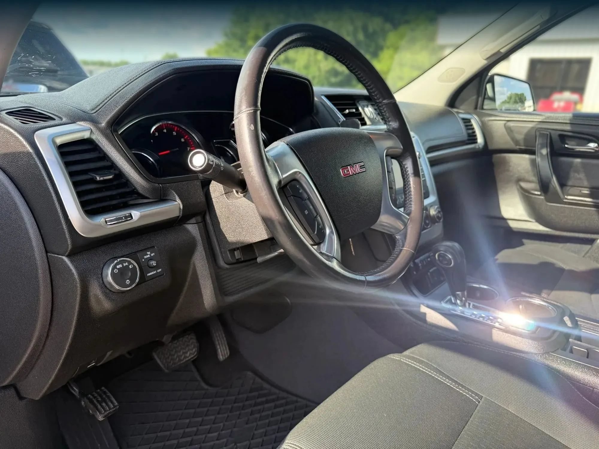 Used 2016 GMC Acadia SLE AWD/4WD image 17