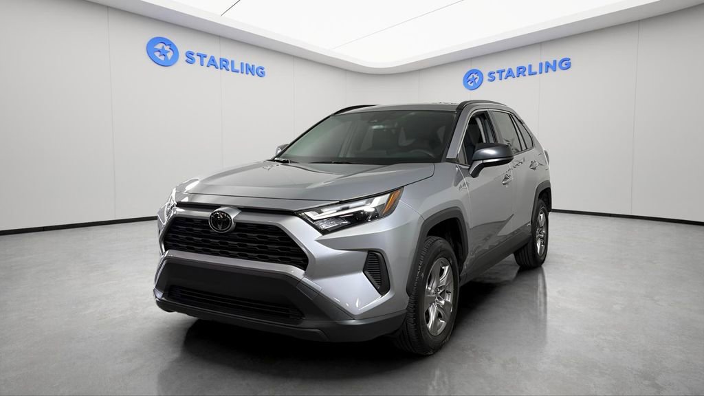 Used 2025 Toyota RAV4 LE AWD/4WD image 16