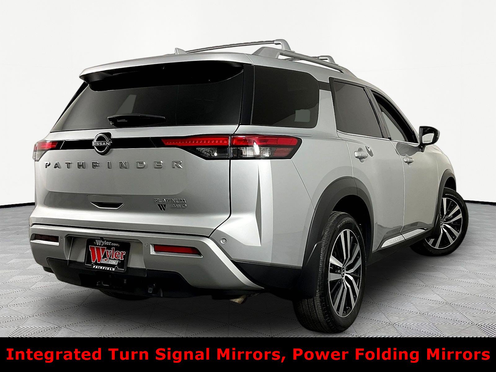 Used 2025 Nissan Pathfinder Platinum AWD/4WD image 6