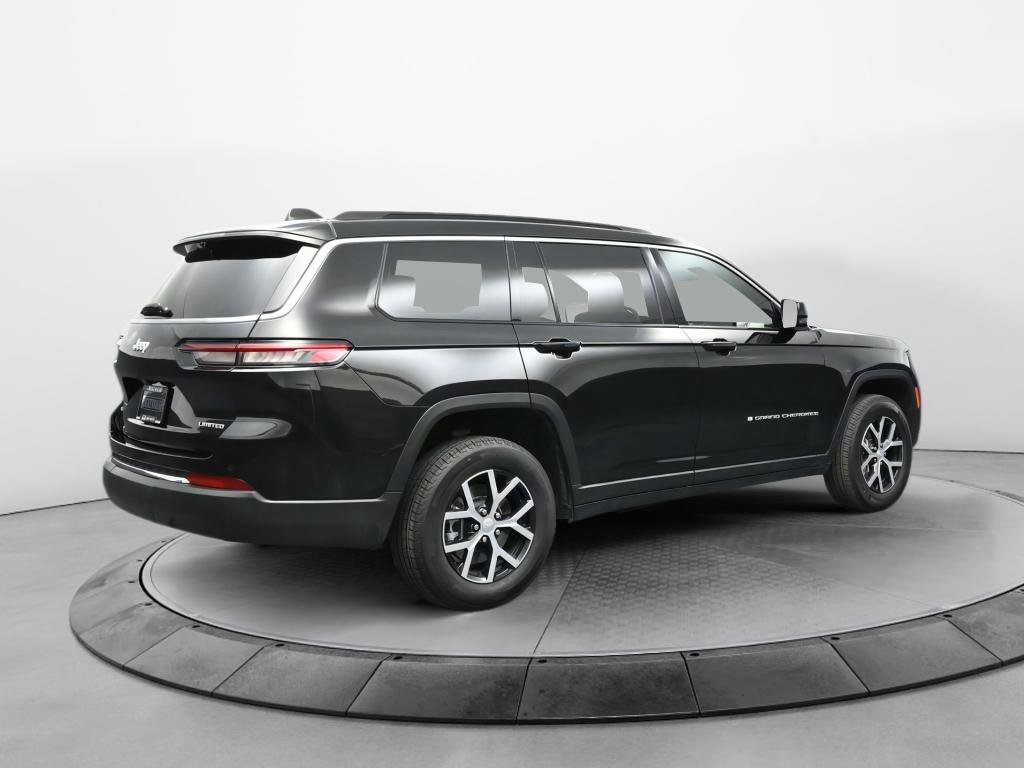 Used 2024 Jeep Grand Cherokee L Limited w/ Luxury Tech Group II image 7