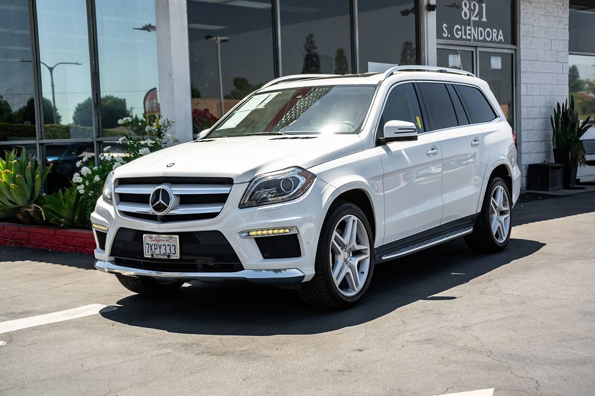 Used 2015 Mercedes-Benz GL 550 4MATIC image 1