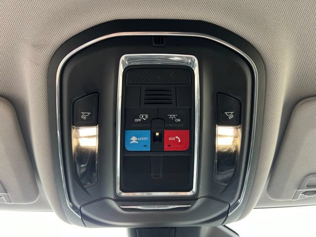 Used 2023 Jeep Grand Cherokee L Laredo AWD/4WD image 31