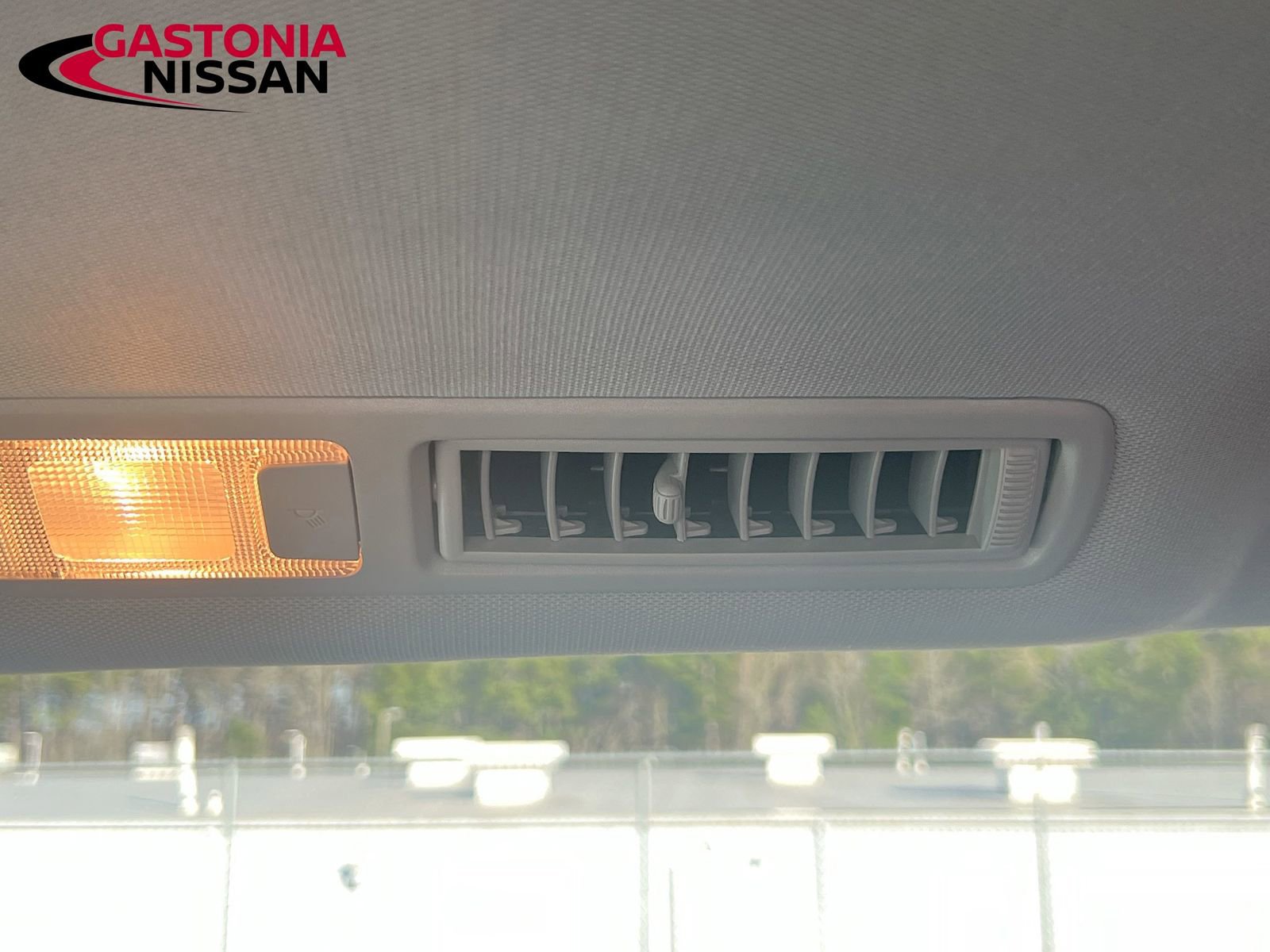 Used 2025 Toyota Sienna XLE image 35