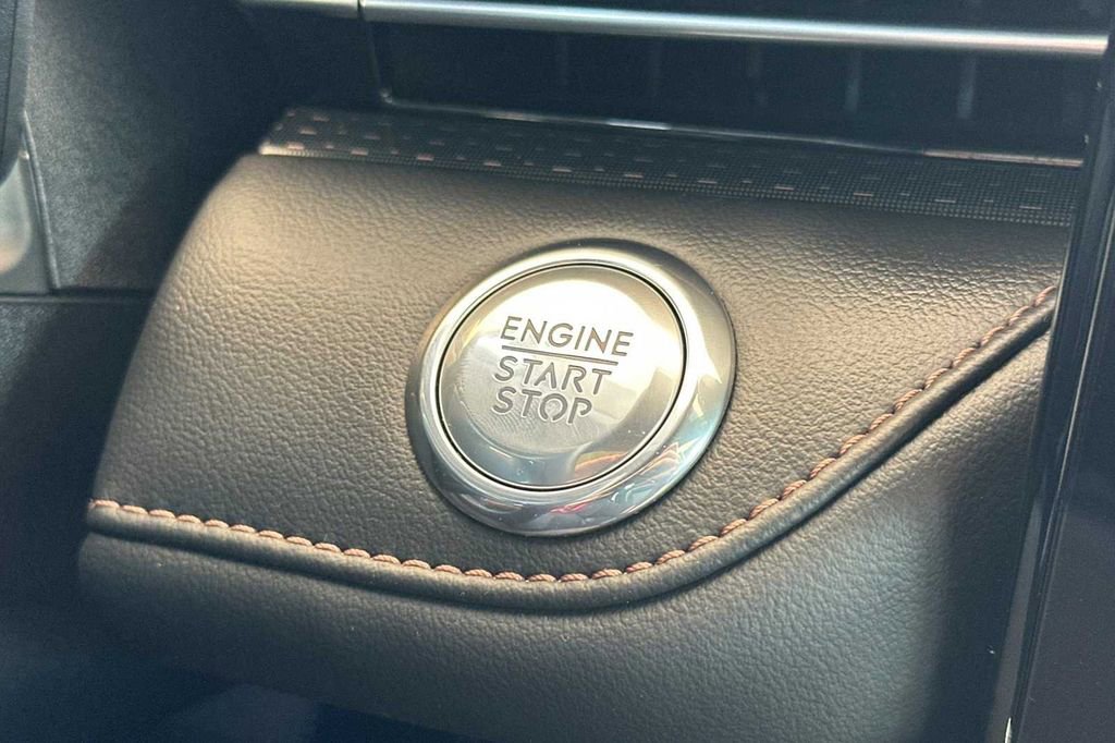 Used 2024 Lincoln Nautilus Reserve w/ Equipment Group 202A image 26