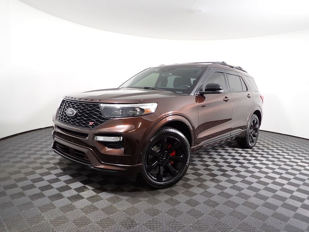 Used 2020 Ford Explorer ST w/ ST Street Pack image 2