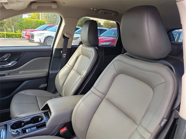 Certified 2023 Lincoln Corsair Reserve image 9