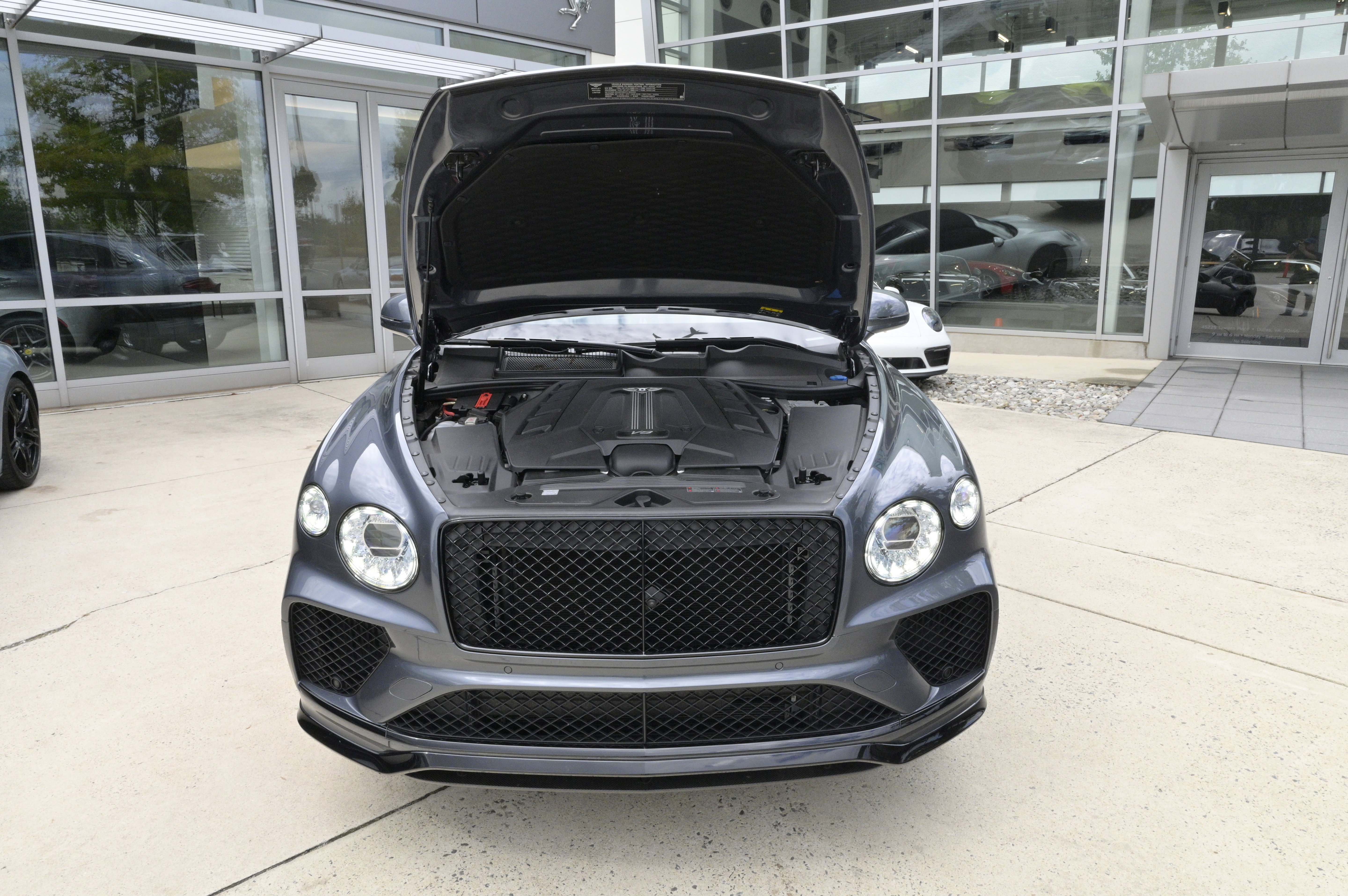 Used 2021 Bentley Bentayga AWD/4WD image 60