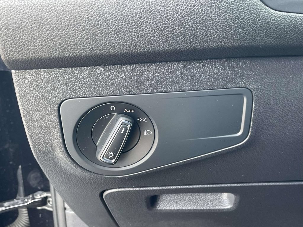 Certified 2023 Volkswagen Tiguan SE FWD image 23
