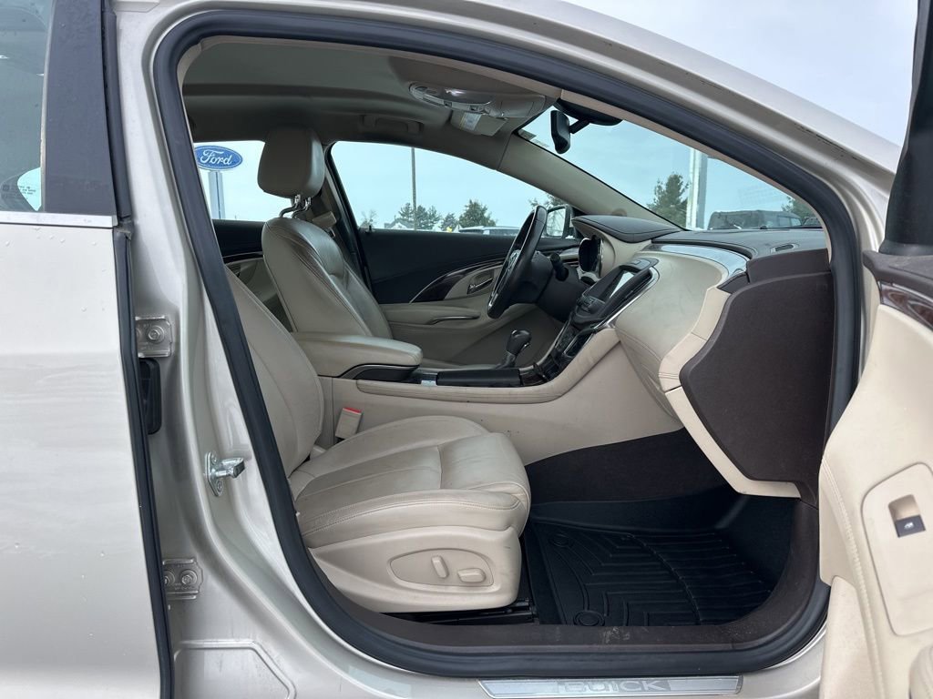 Used 2015 Buick LaCrosse Leather image 18